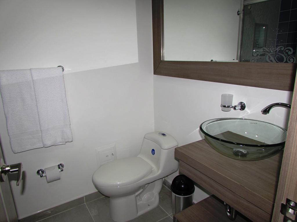 Aw Hotel Plaza Miranda Bogota Bilik gambar